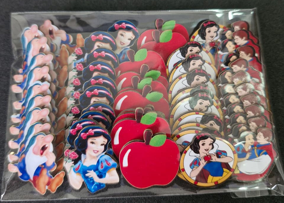 BRANCA DE NEVE ADESIVOS TAMANHO P
